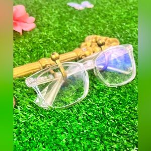 Eyewear Clear Fashion Frames : Never Worn